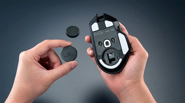 捕魚機：時隔七年的更新！雷蛇推HyperFlux V2無線充電鼠標套裝：約860元